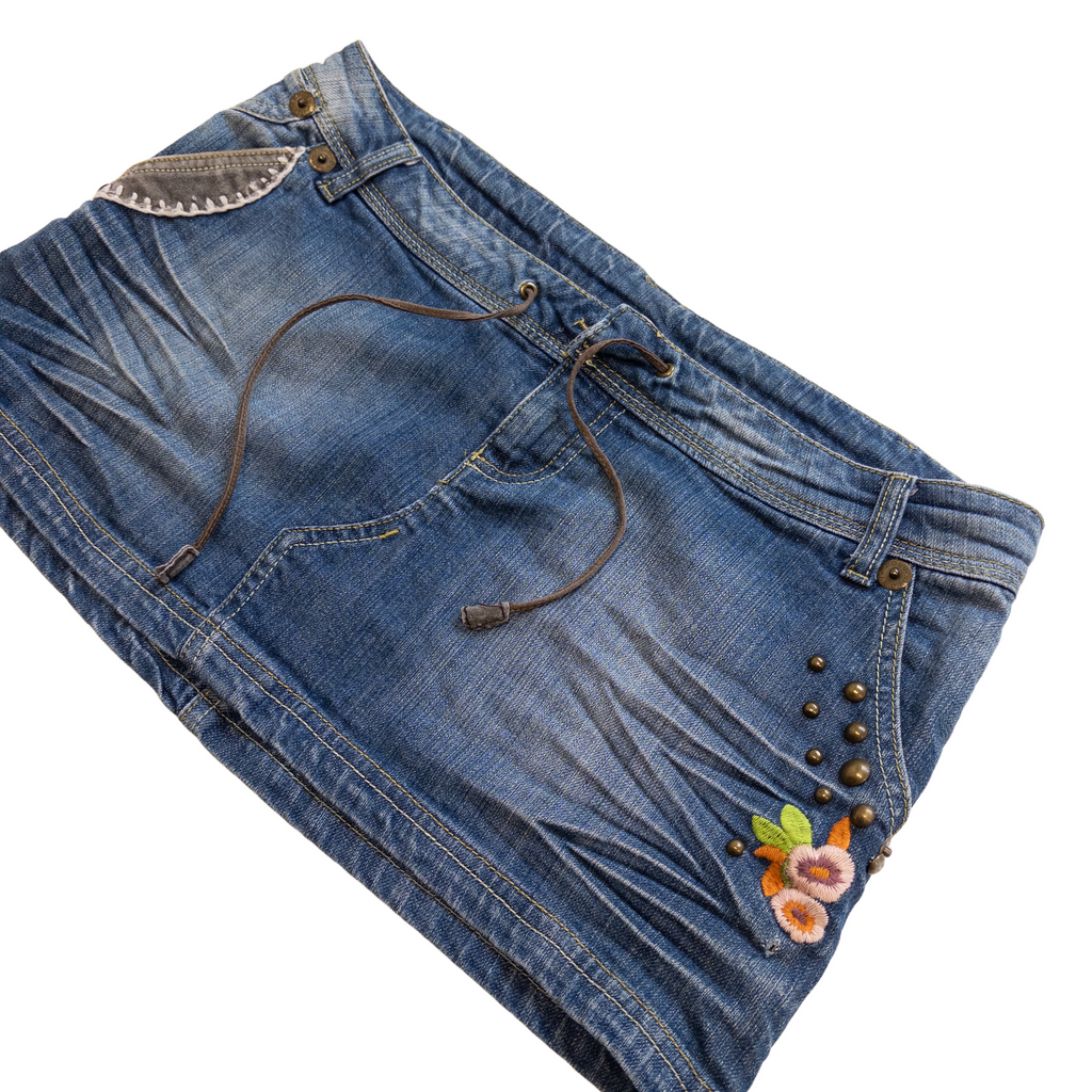 Old Story Embroidered Mini Skirt | Mid Wash