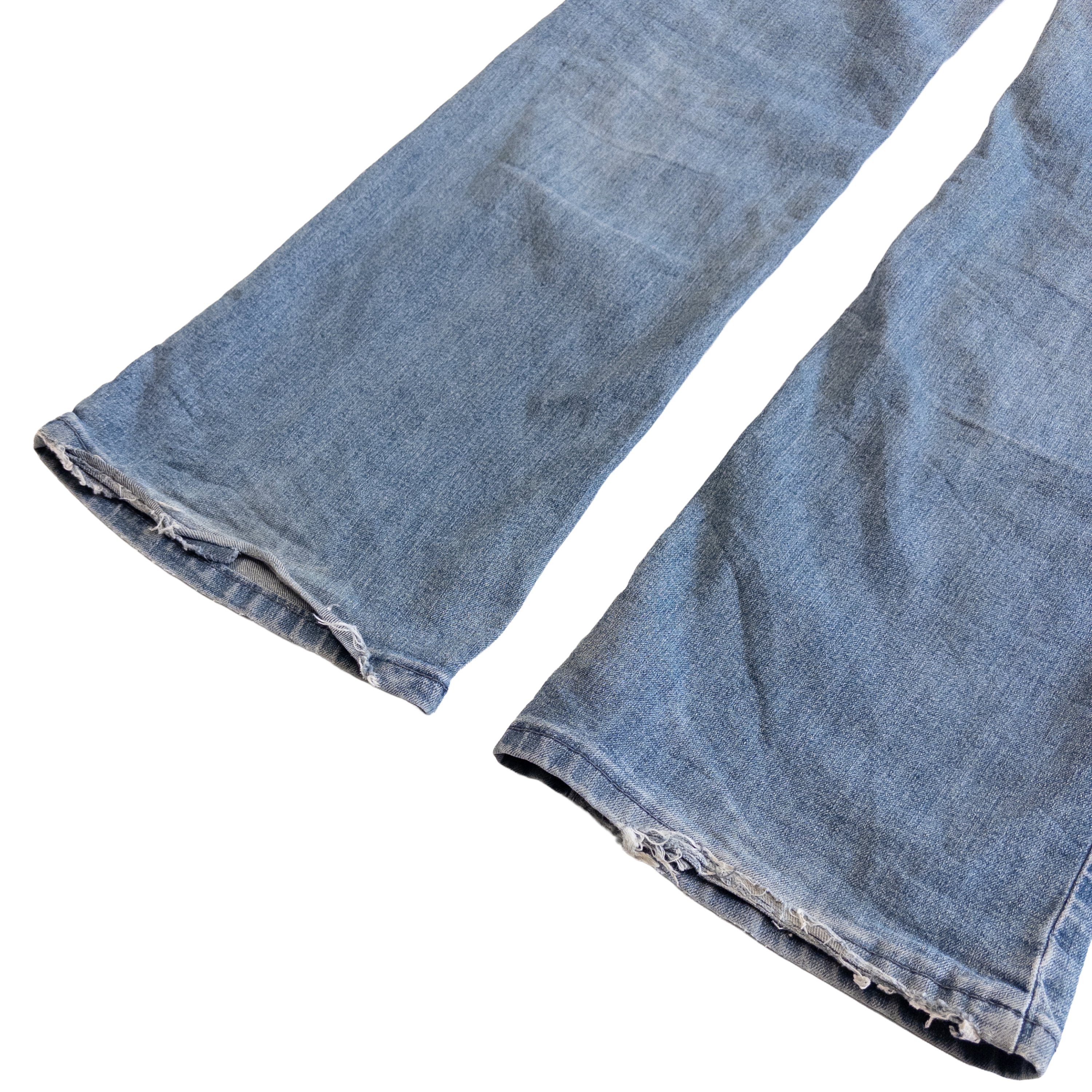 Arizona Low Rise Flared Jeans | 28 | Light Washed