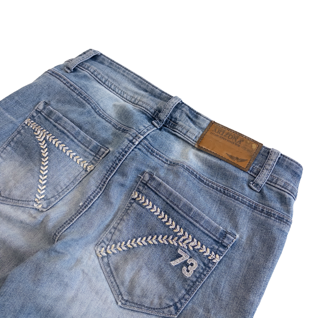 Arizona Low Rise Flared Jeans | 28 | Light Washed